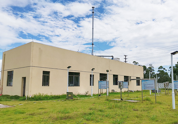 鶴山市第一座花園式地埋式污水處理廠<br />
<br />
國家財政部第四批PPP示范項(xiàng)目、江門市第一個以PPP模式建設(shè)的農(nóng)村污水處理設(shè)施項(xiàng)目。